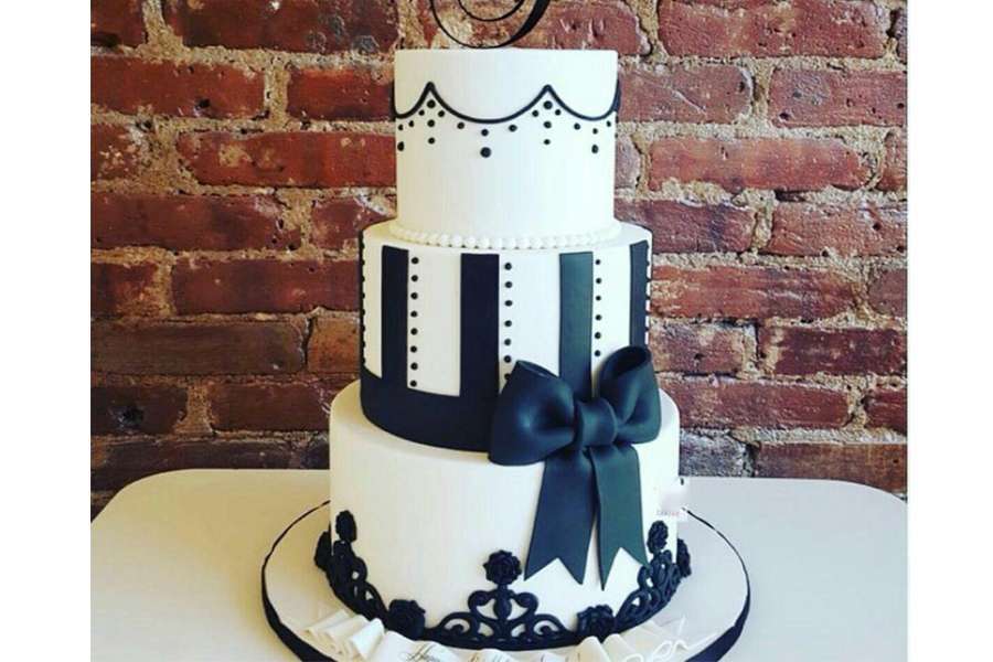 کیک عروسی دیلا