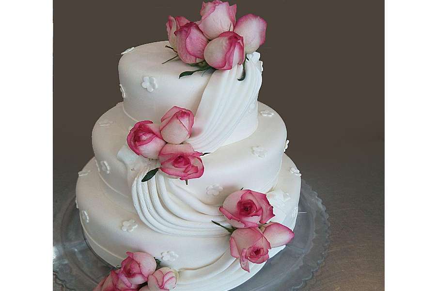 کیک عروسی نسیم