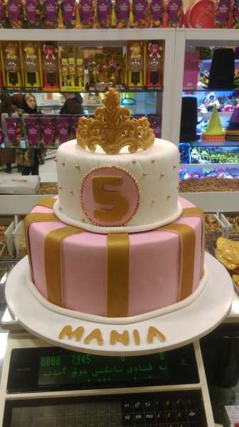 کیک تولد دخترانه تاج طلایی 1
