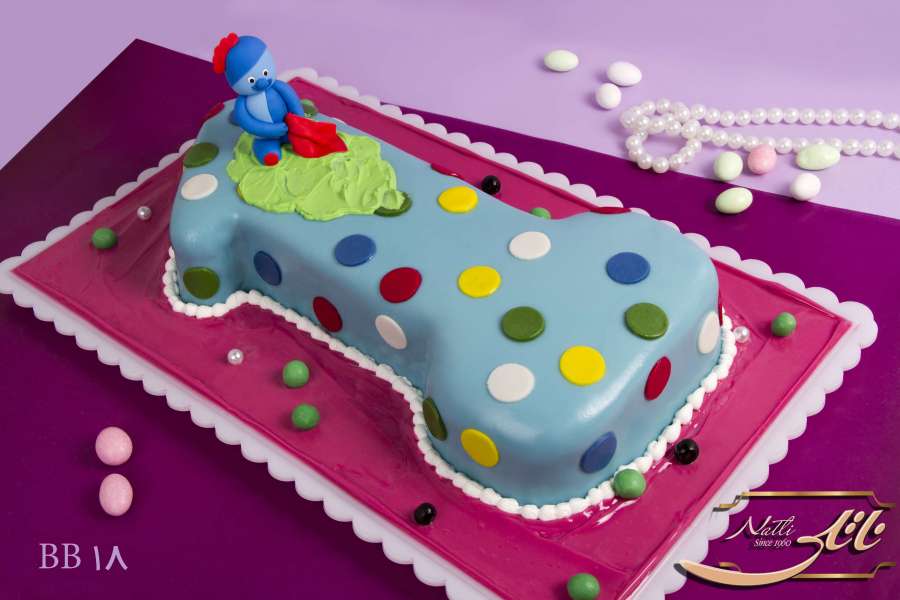 کیک تولد دخترانه خال خالی 2