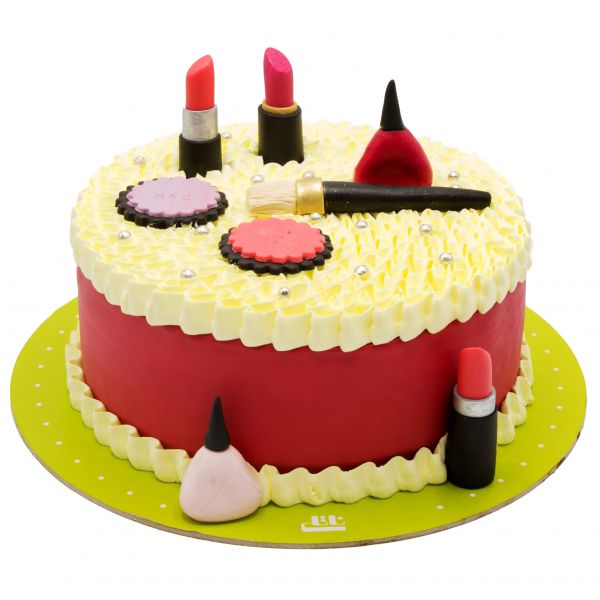 کیک تولد دخترانه  لوازم آرایشی 8