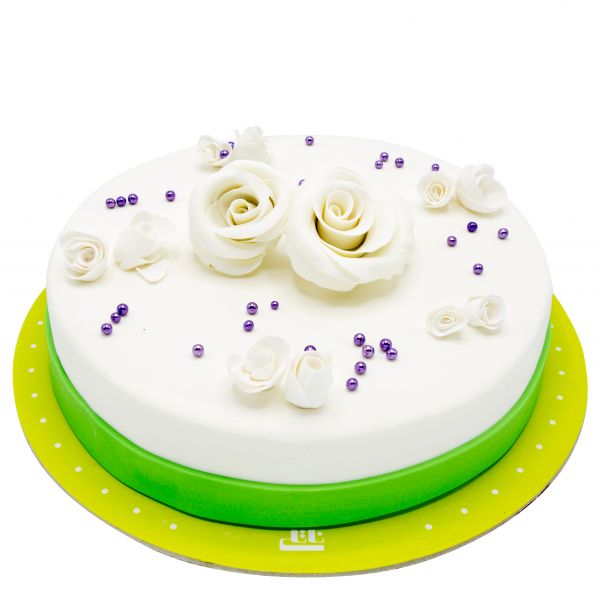 کیک تولد گل های رز سفید