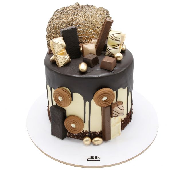 کیک فیگور خامه ای شکلات طلایی