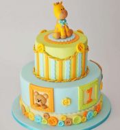 کیک تولد وانیلی خرسی طبقاتی